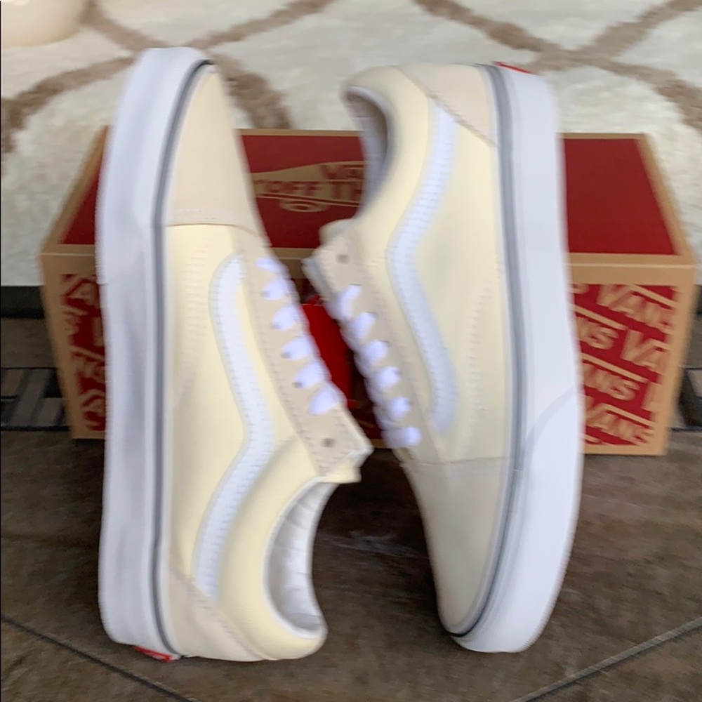 VANS OLD SKOOL CLASSIC WHITE/TRUE WHITE WMNS - Picture 6 of 16